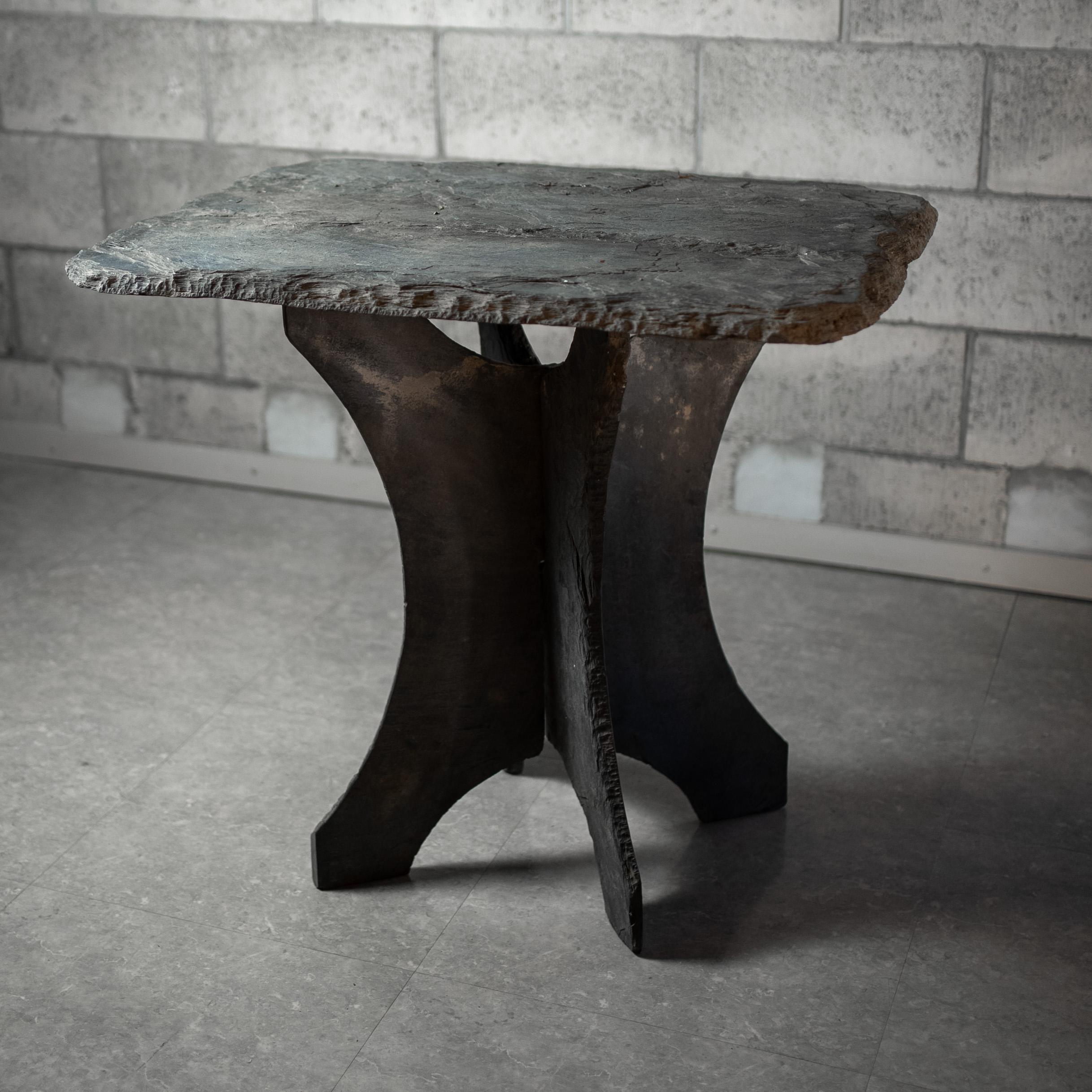 stone table , 石 , テーブル