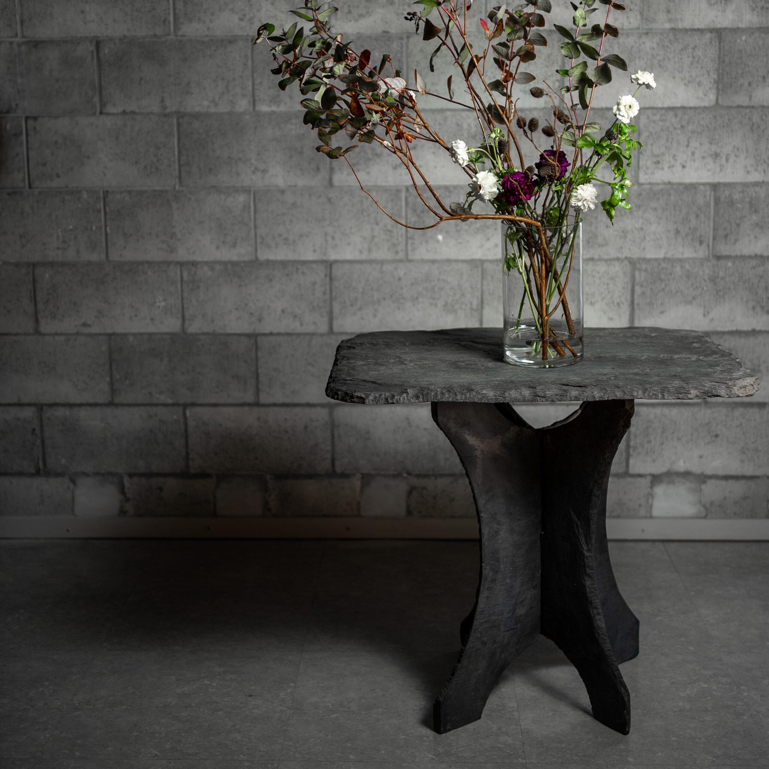 stone table , 石 , テーブル