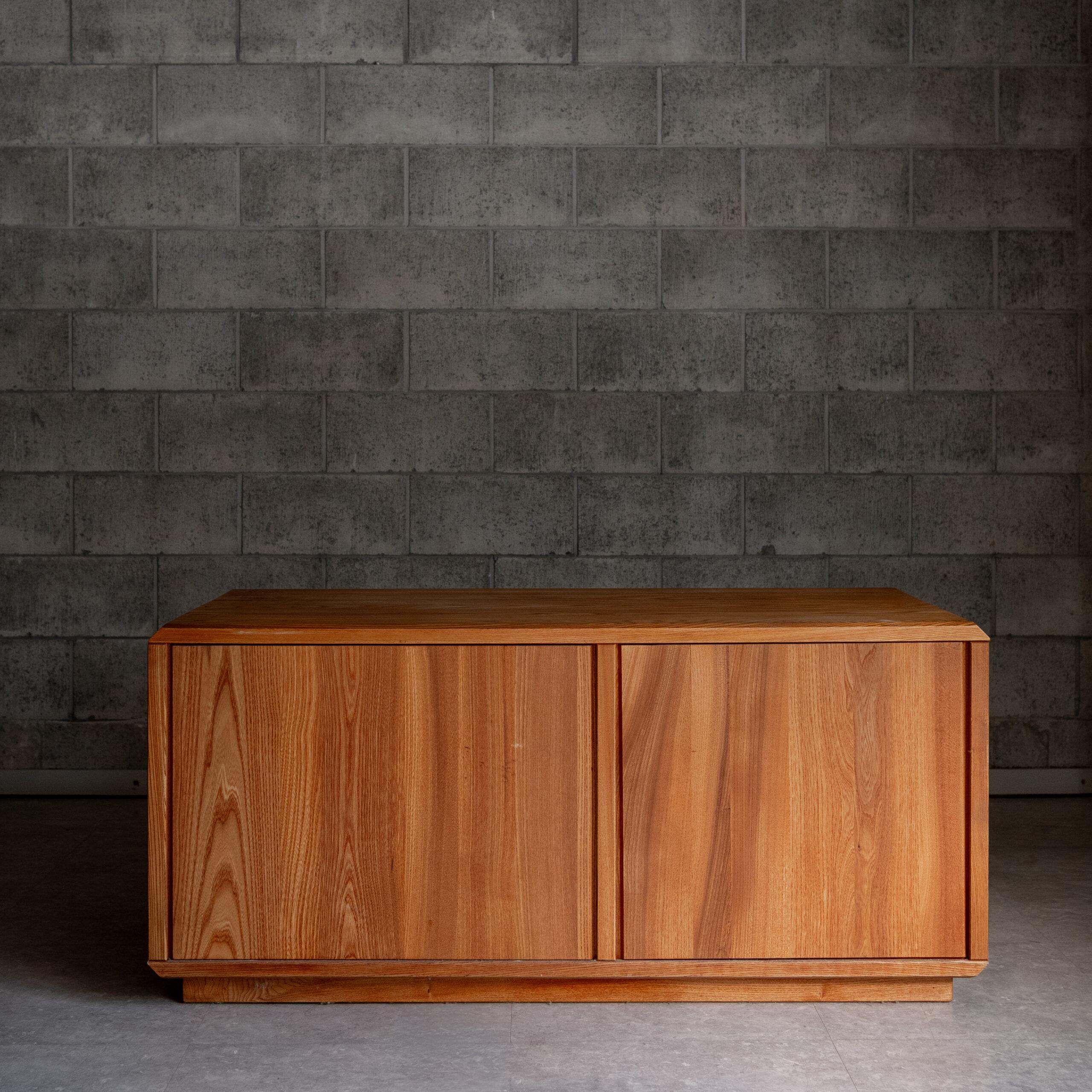 Pierre Chapo, Sideboard