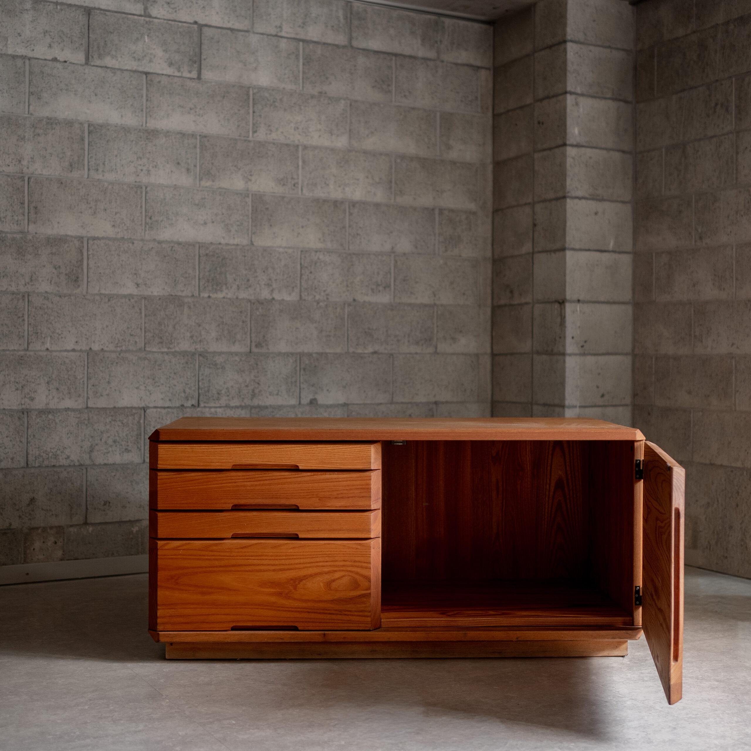 Pierre Chapo, Sideboard