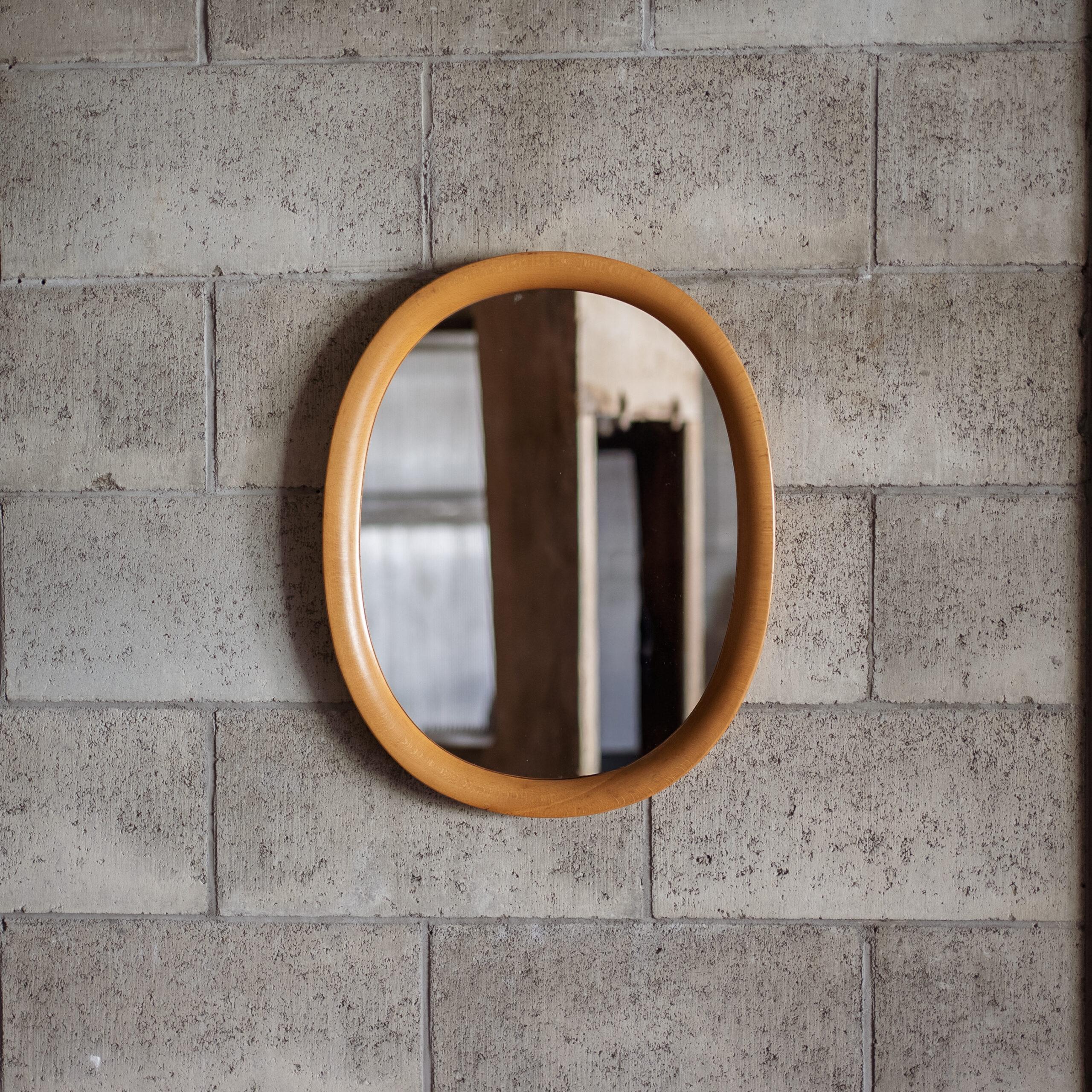 Wall mirror