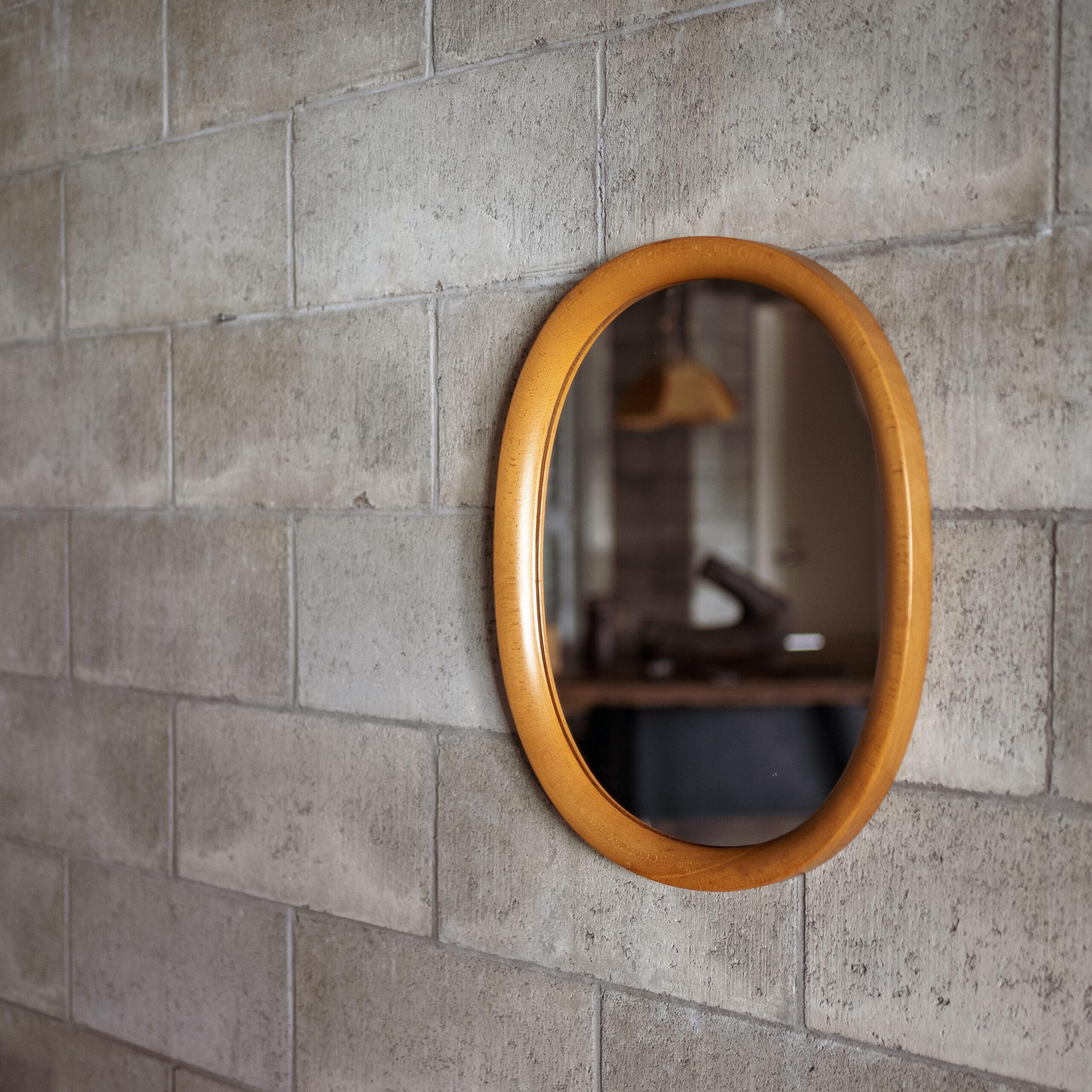 Wall mirror