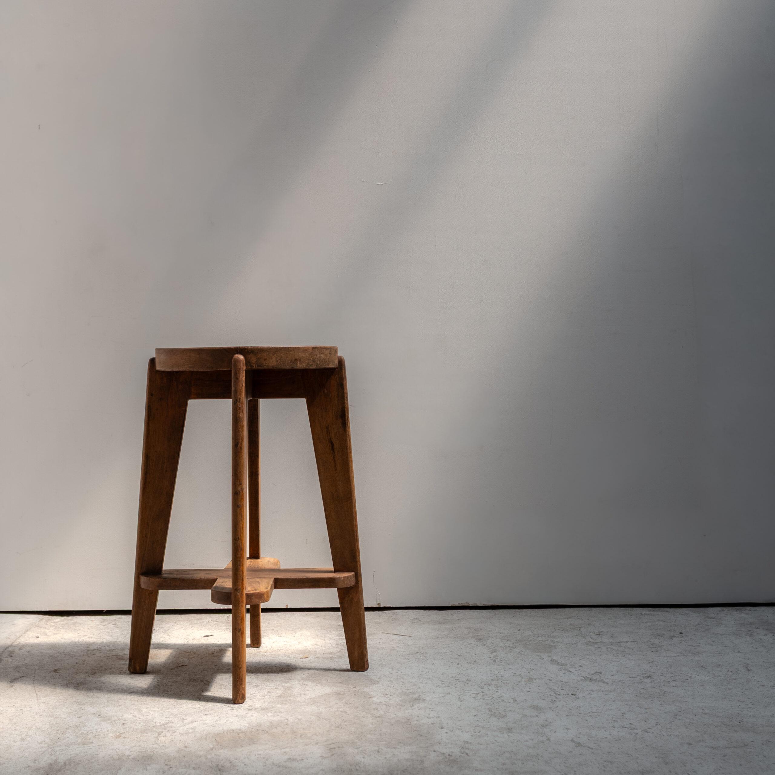 Pierre Jeanneret, stool