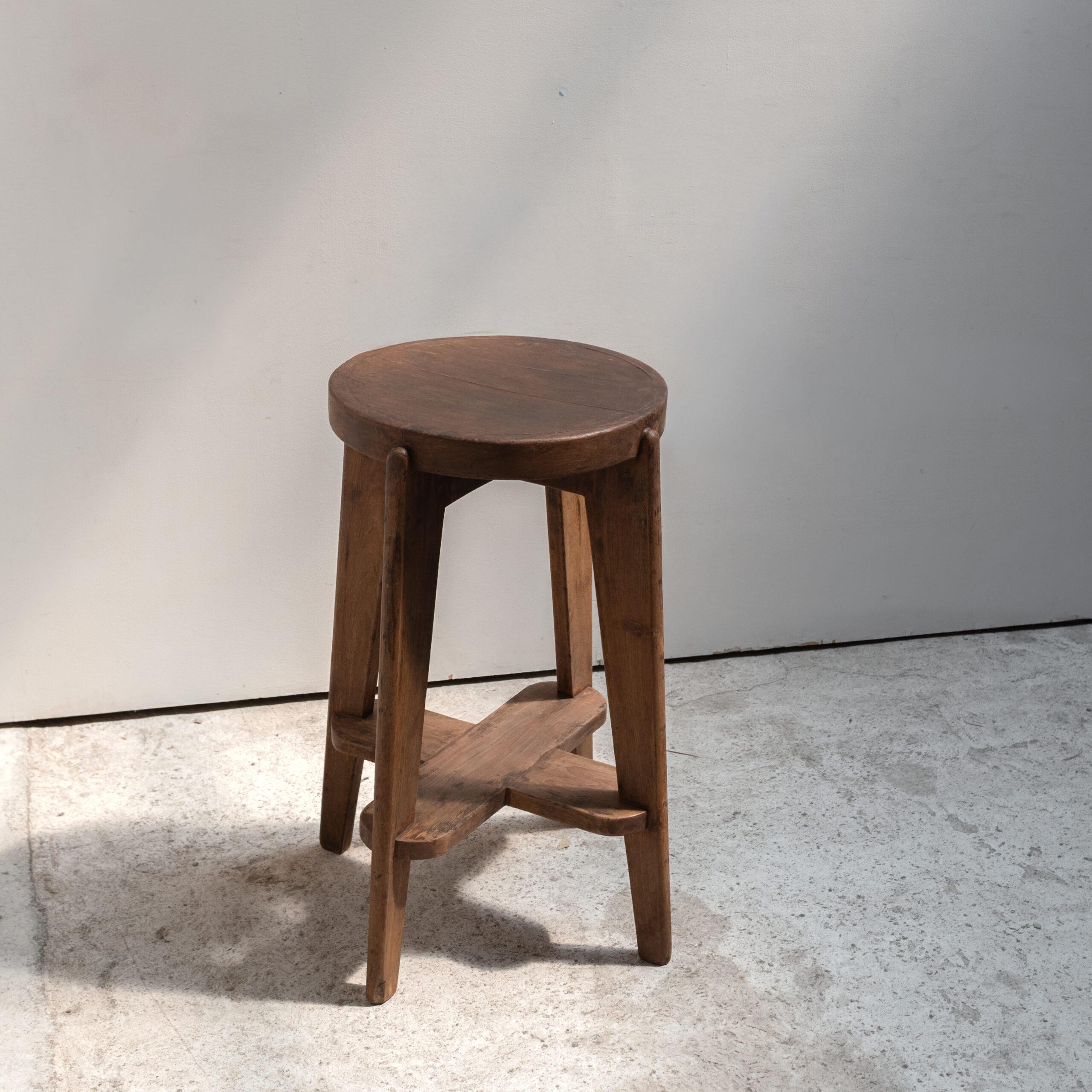 Pierre Jeanneret, stool