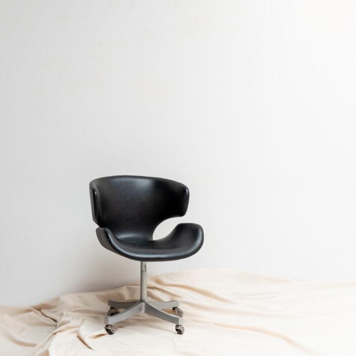 KENMOCHI ISAMU – Kabuto Chair
