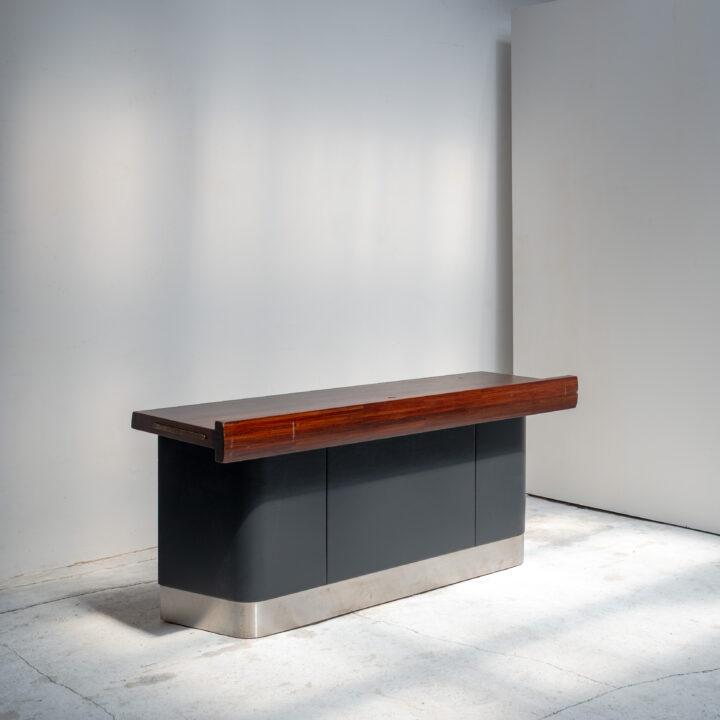 ISAMU KENMOCHI – Chief Desk