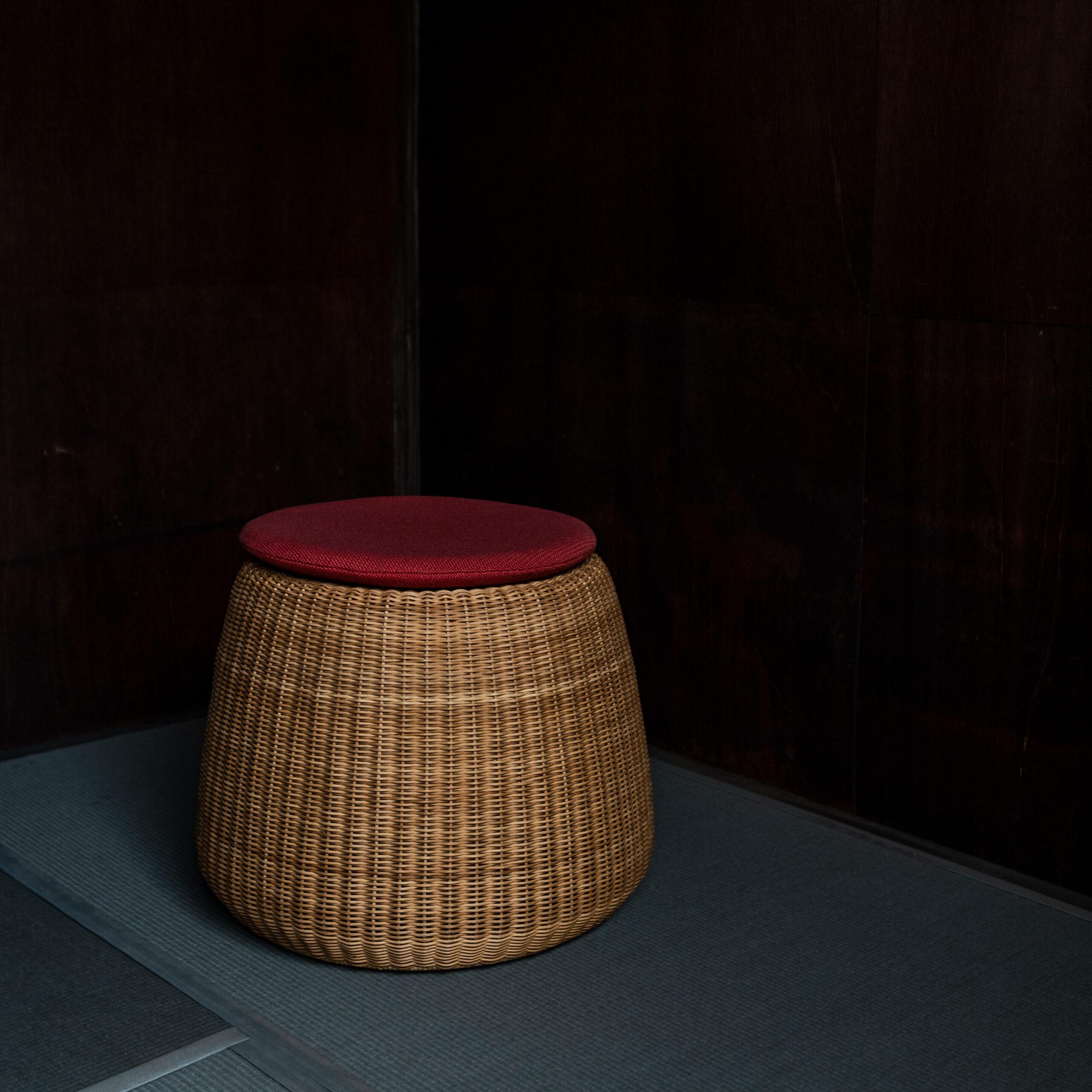 Isamu Kenmochi, rattan stool