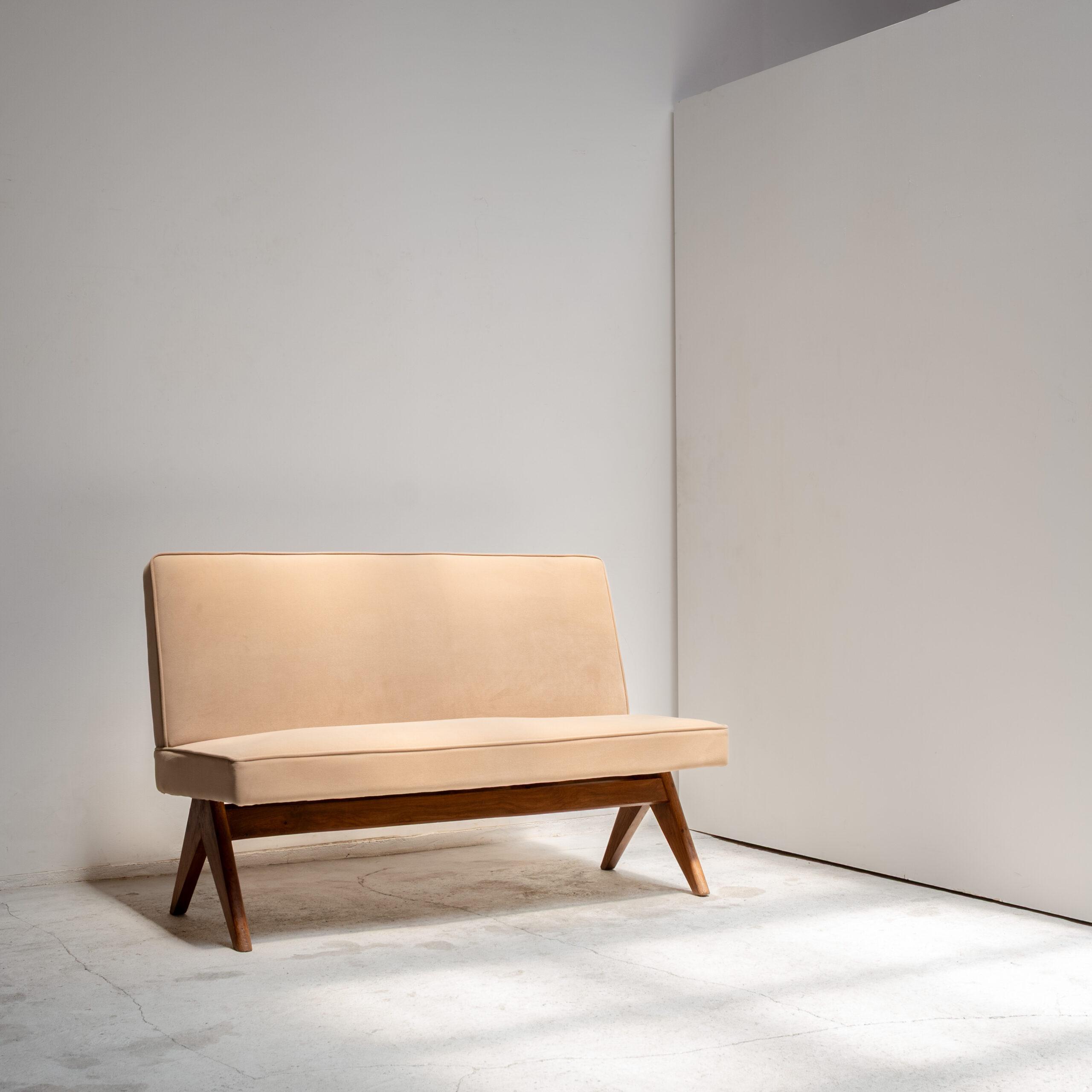 Pierre Jeanneret, sofa