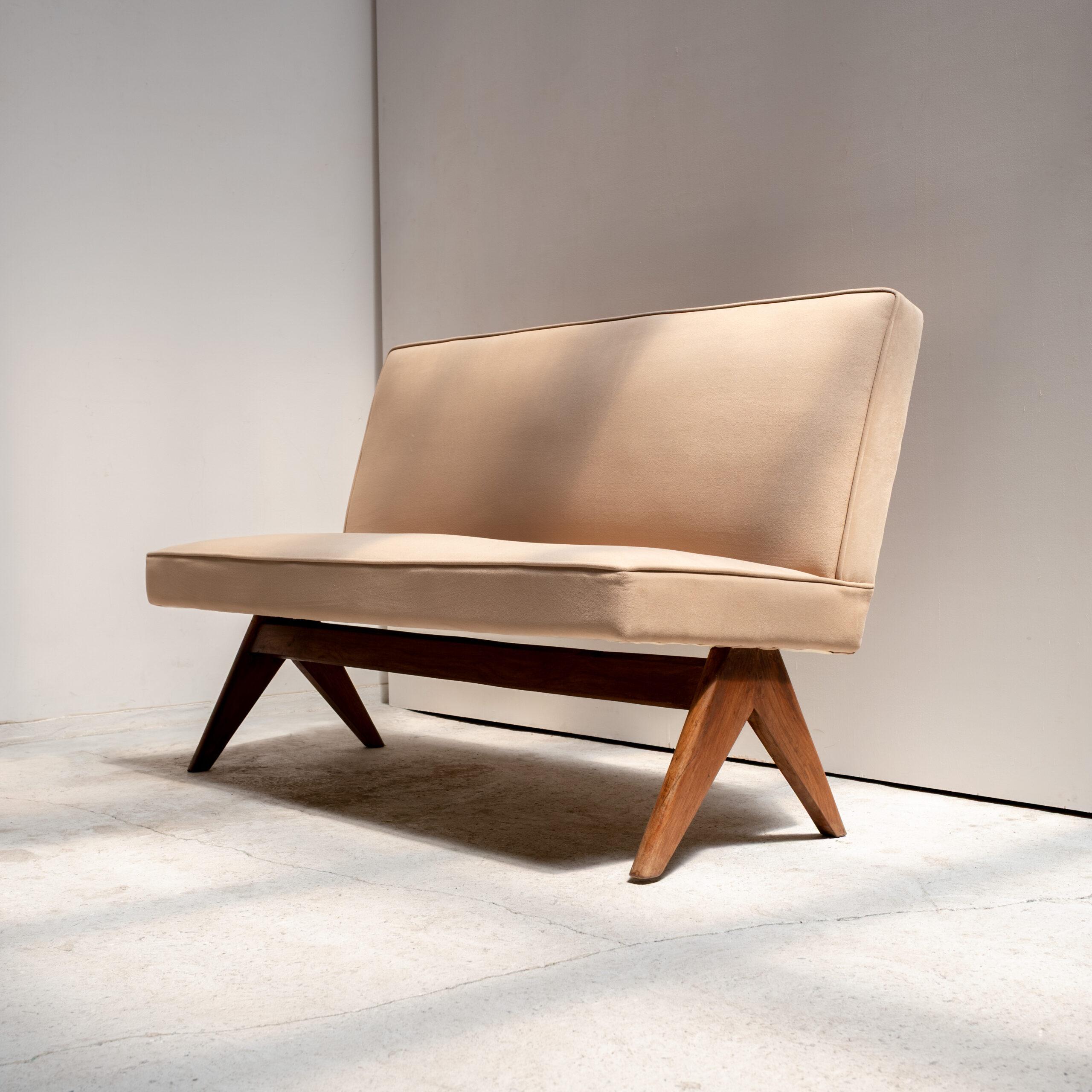 Pierre Jeanneret, sofa