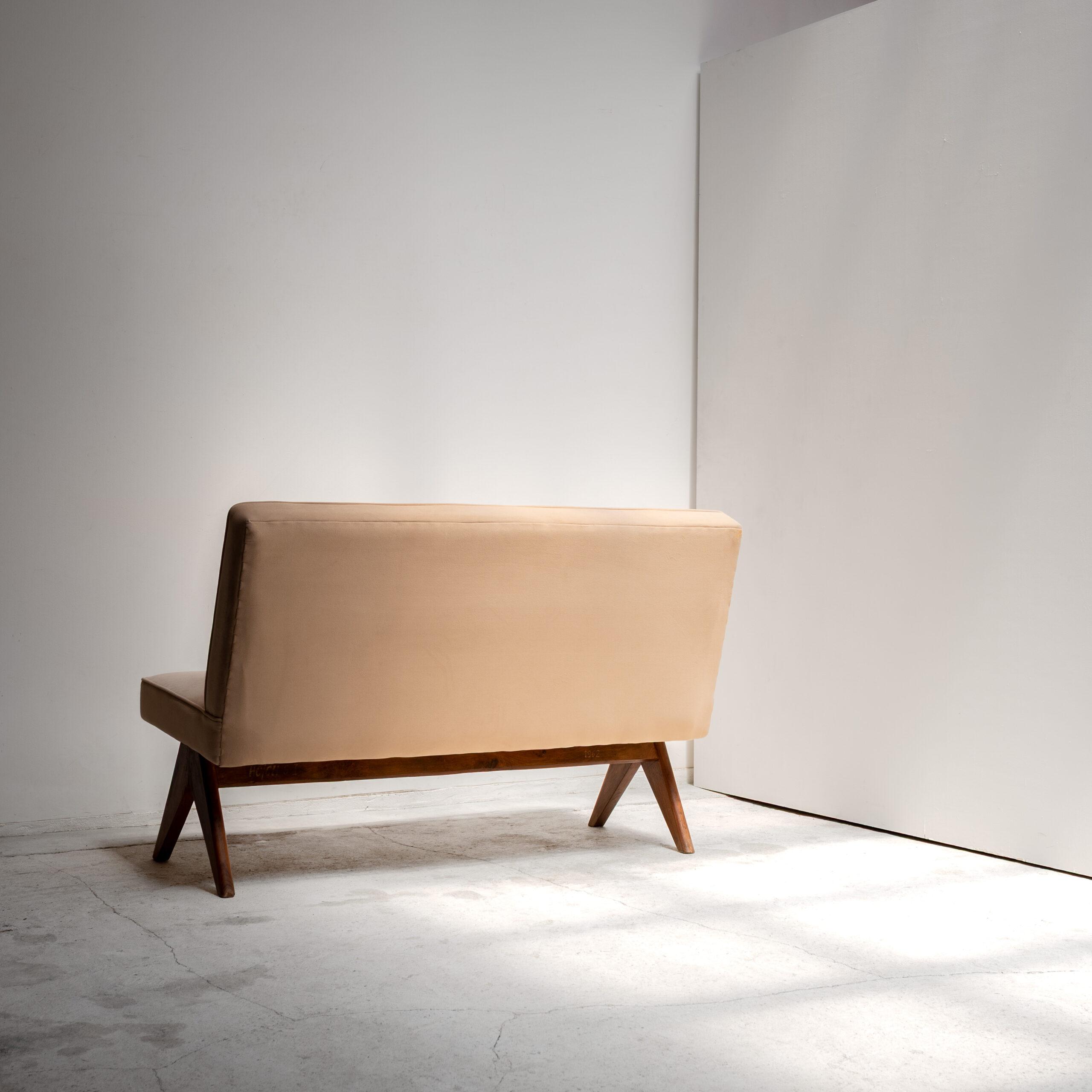 Pierre Jeanneret, sofa