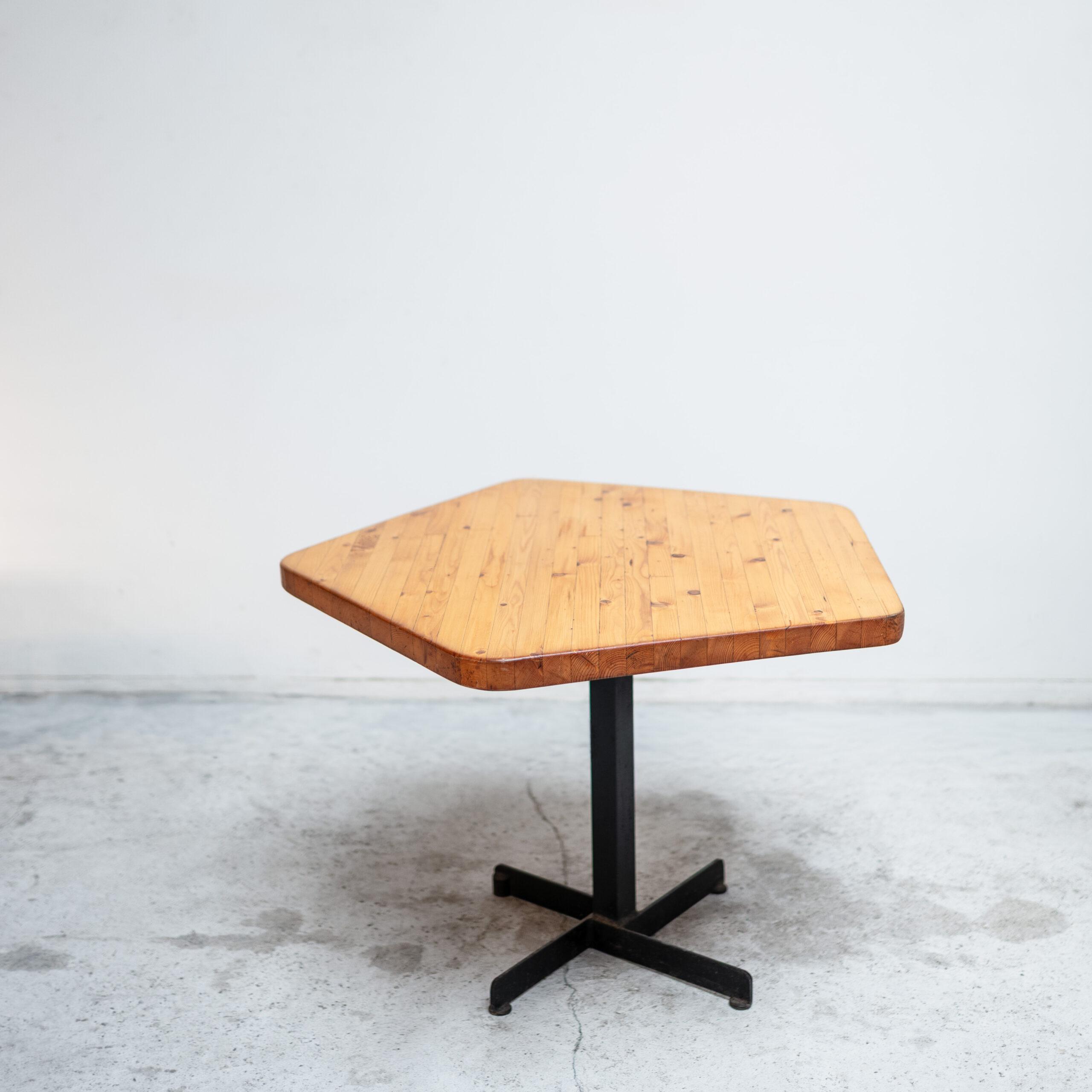 Perriand, table