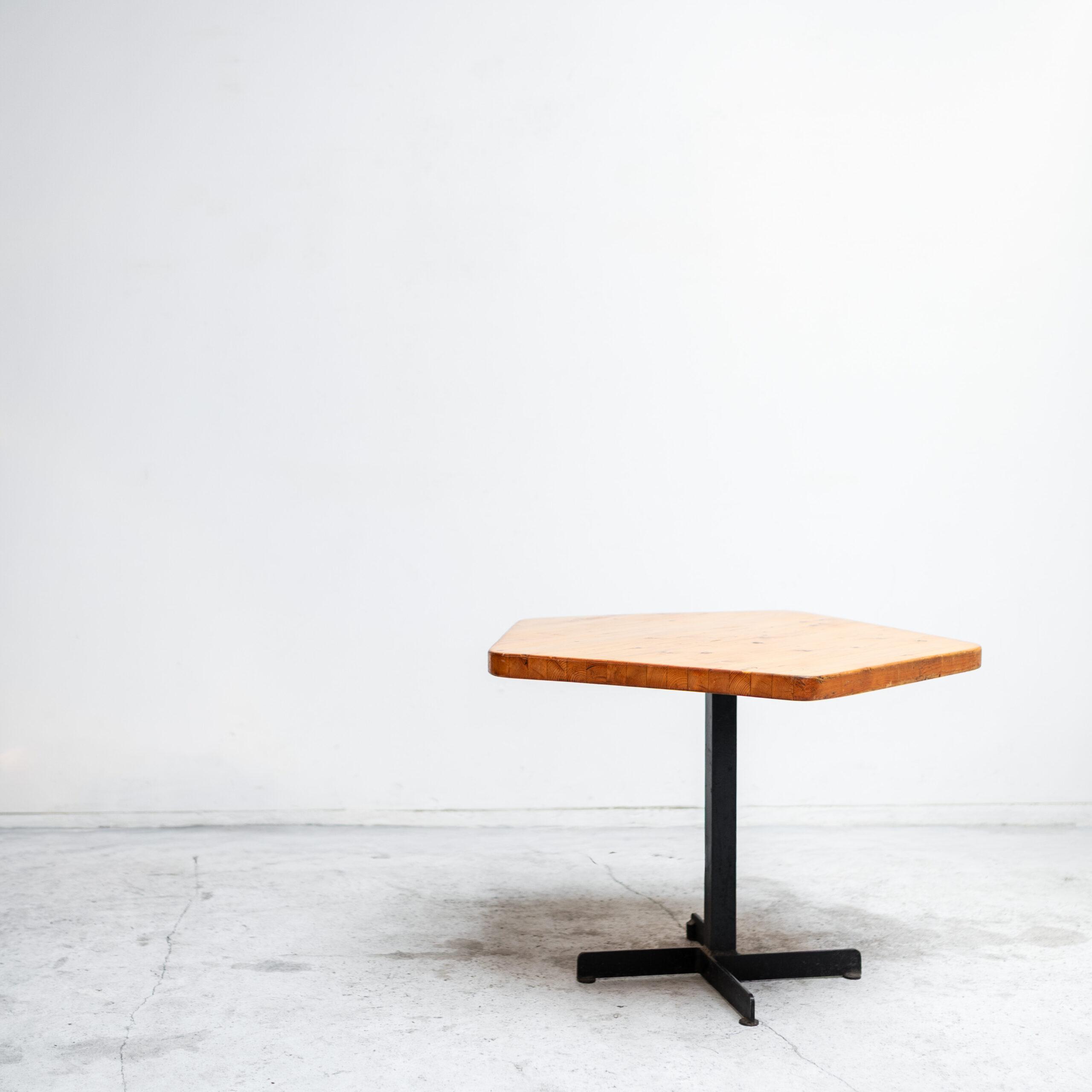 Perriand, table