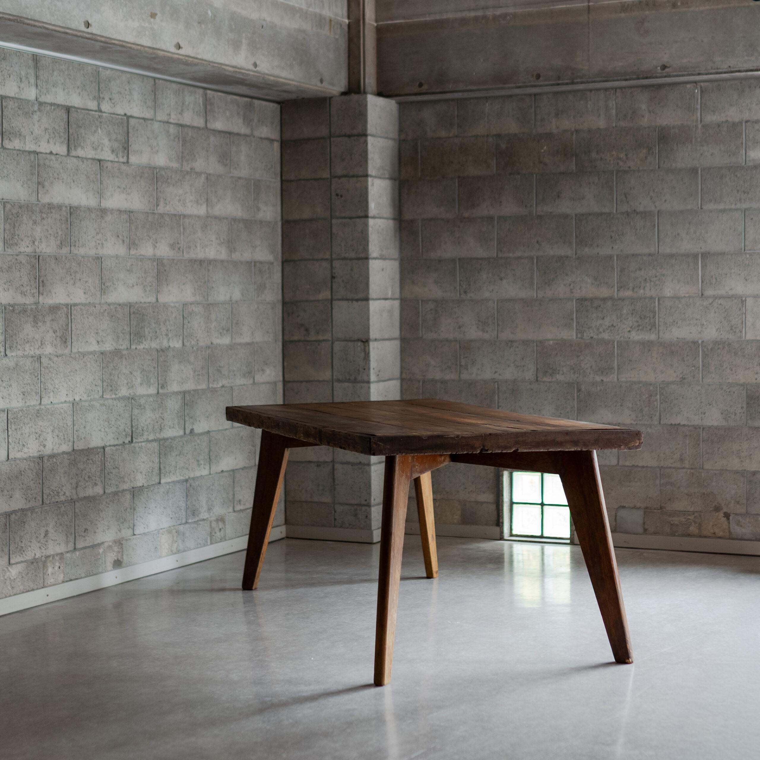 Pierre Jeanneret, table