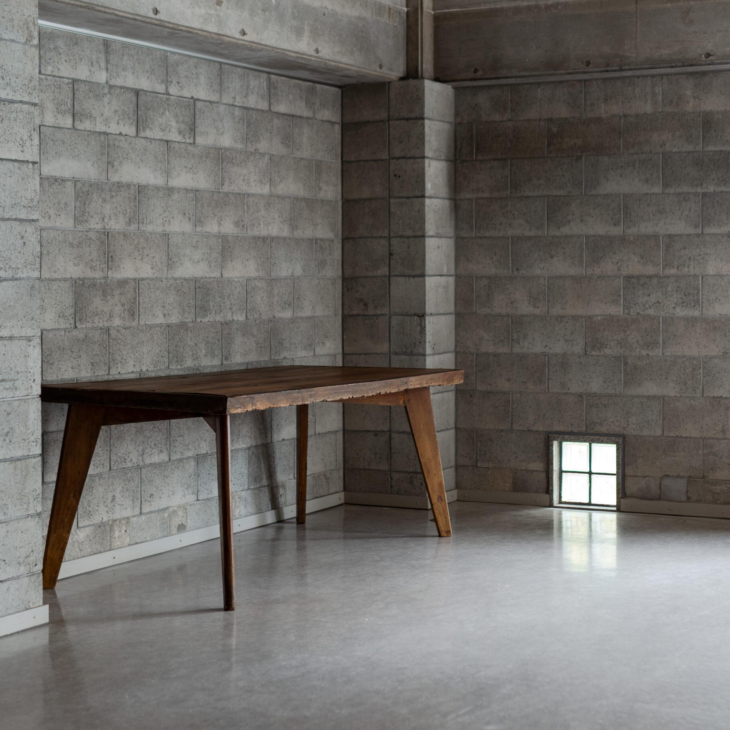 Pierre Jeanneret, table