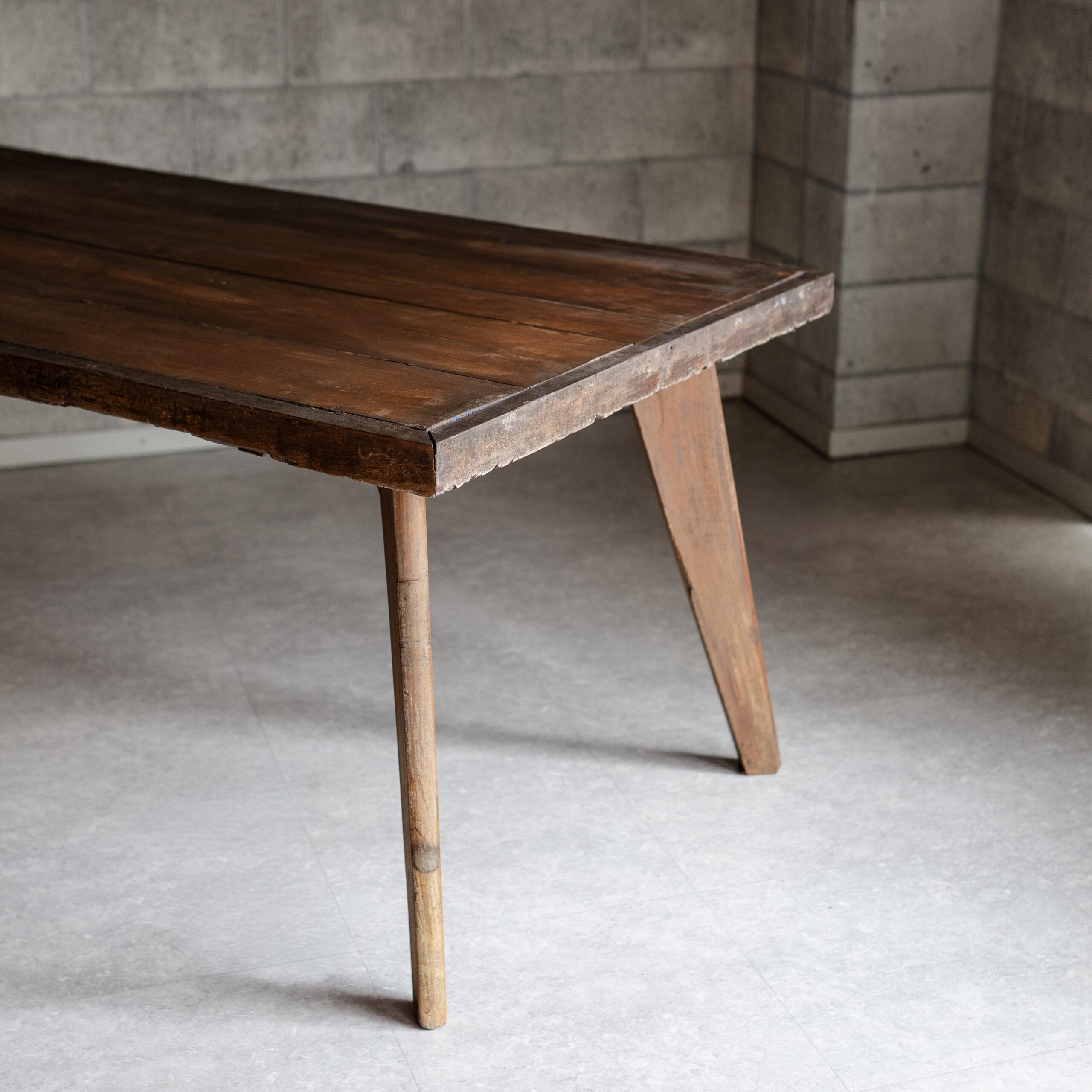 Pierre Jeanneret, table