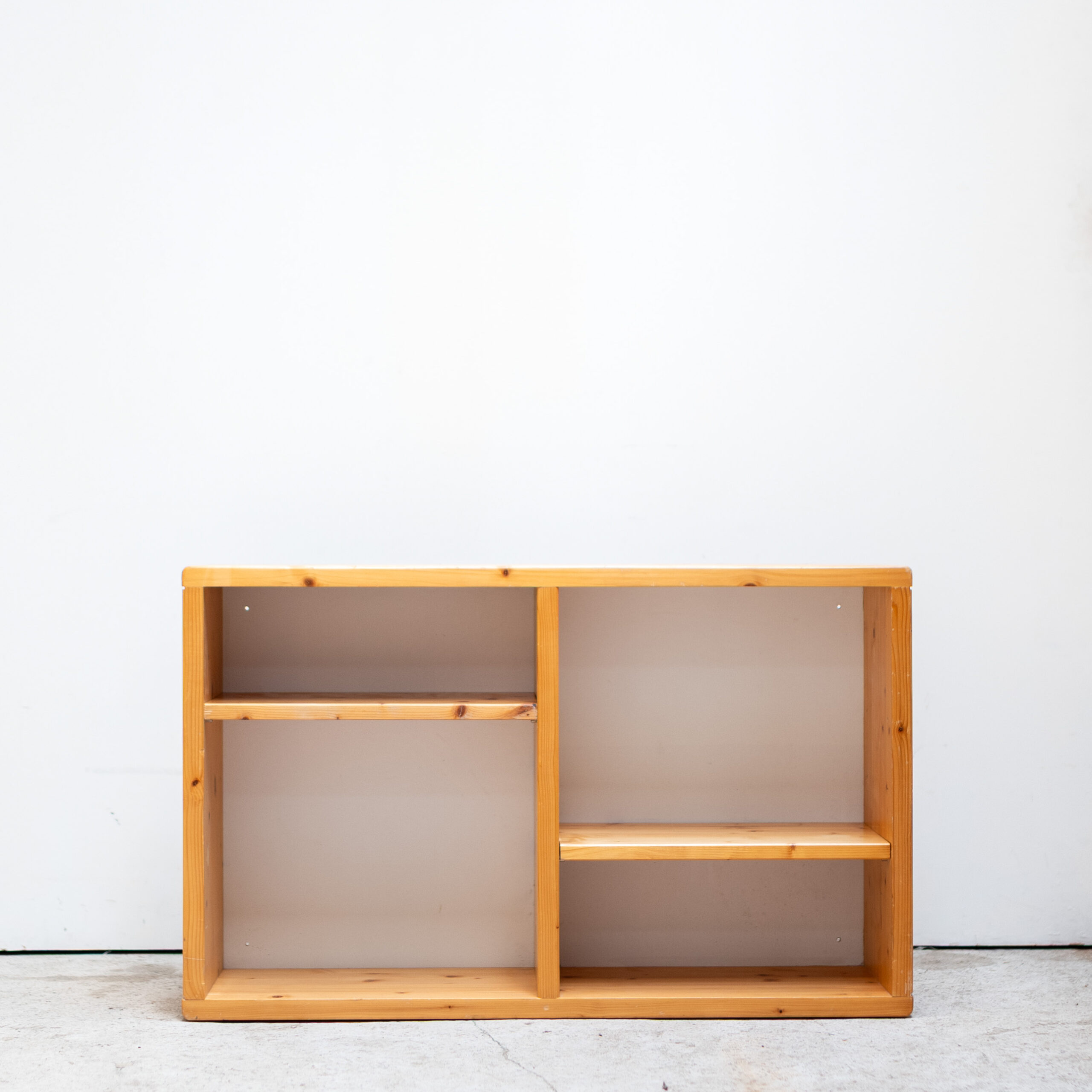 Perriand Charlotte, Wall shelf