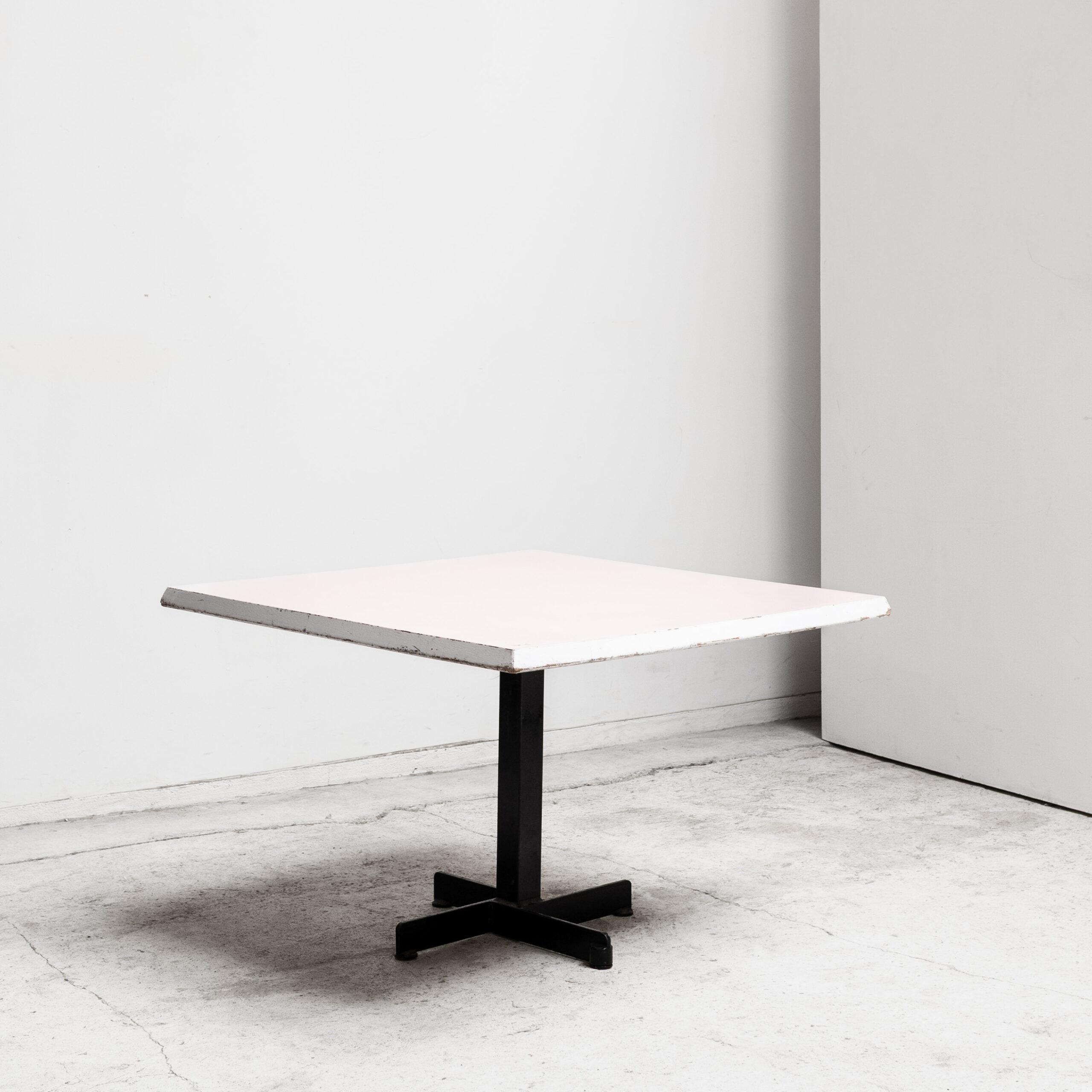 Perriand, pink top table