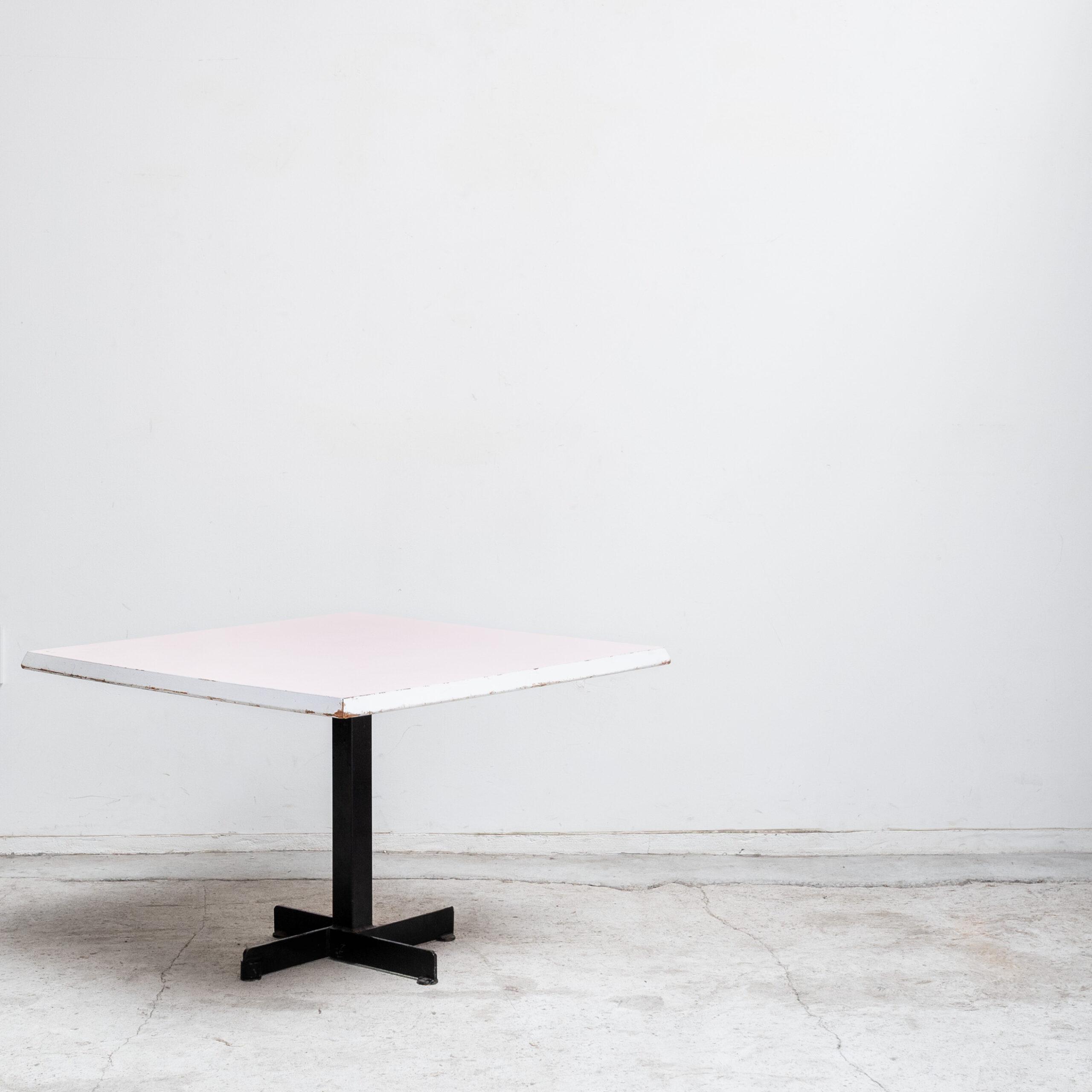 Perriand, pink top table