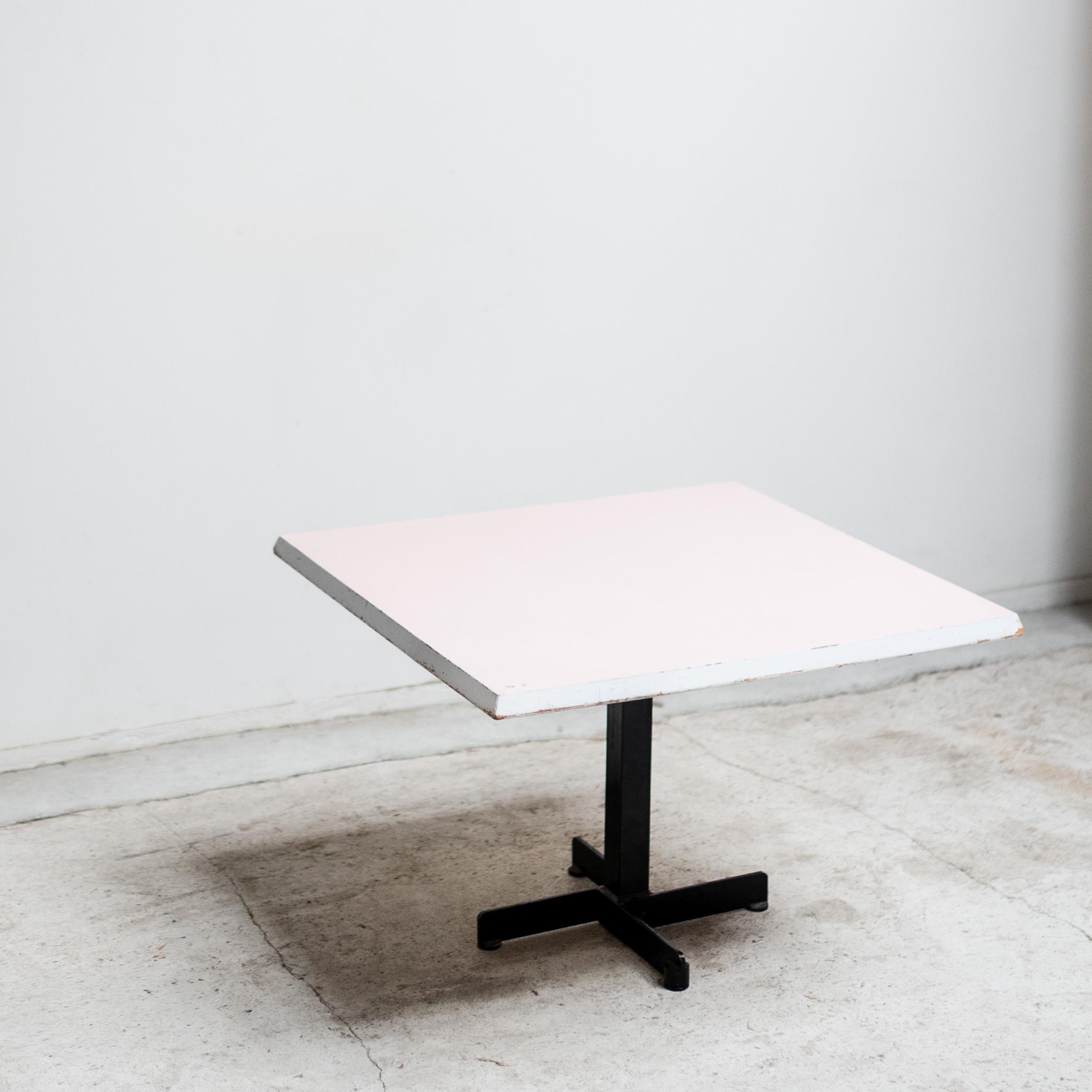 Perriand, pink top table